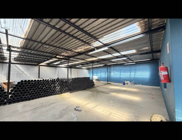 588M² INDUSTRIAL YARD FOR SALE IN PETIT